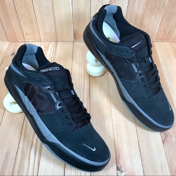Nike SB Ishod Wair Black Smoke Grey Skate Shoes - Picture 2 of 5